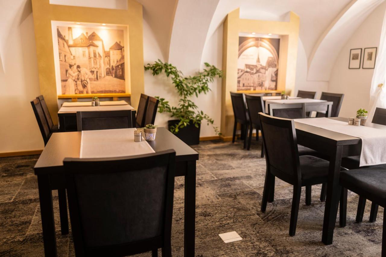 Hotel Bila Pani Jindrichuv Hradec Bagian luar foto